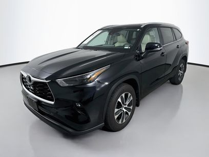Used 2023 Toyota Highlander XLE