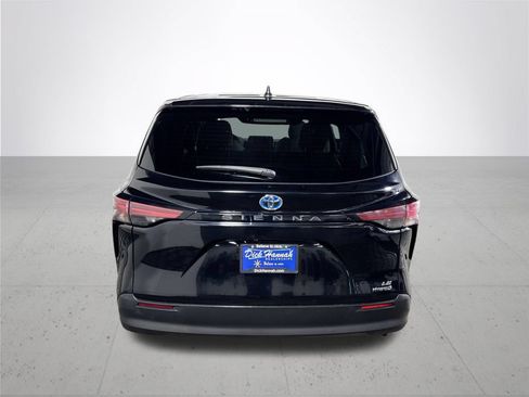 Used 2021 Toyota Sienna LE FWD image 7