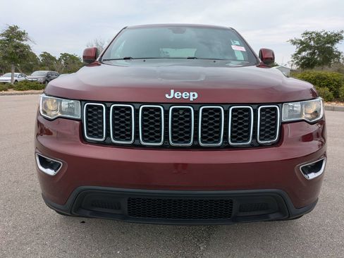 Used 2019 Jeep Grand Cherokee Laredo w/ Laredo X Package AWD/4WD image 3