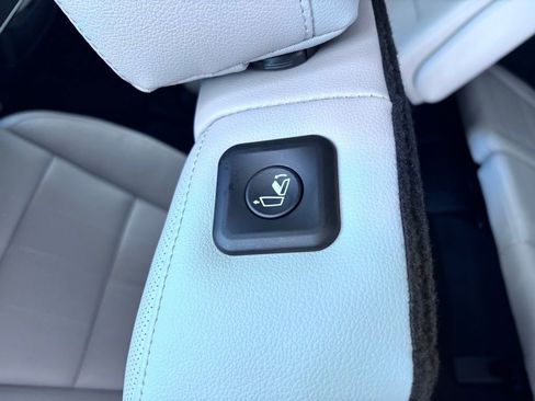 Used 2023 Kia Telluride SX image 16