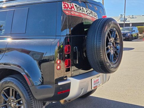 Used 2025 Land Rover Defender 110 S image 9