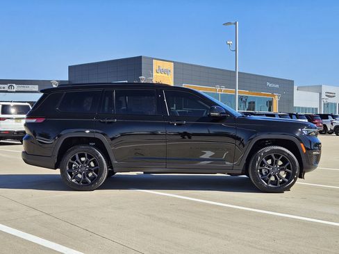 New 2025 Jeep Grand Cherokee L Limited image 7