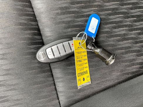 Used 2020 Nissan Rogue SV FWD image 11