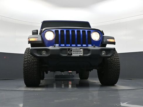 Used 2018 Jeep Wrangler Unlimited Sport AWD/4WD image 19