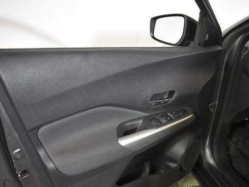 Used 2018 Nissan Kicks SV FWD image 6