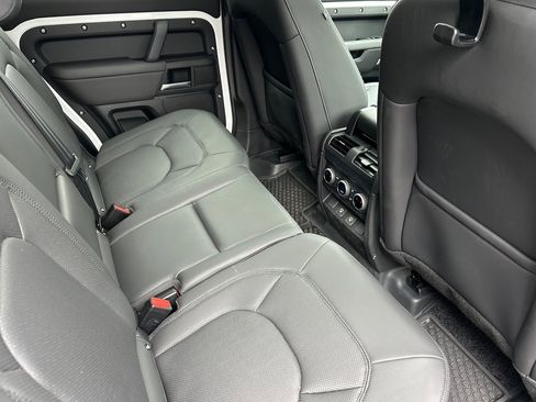 Used 2025 Land Rover Defender 130 S image 30