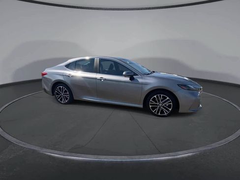 Certified 2025 Toyota Camry XLE FWD image 9