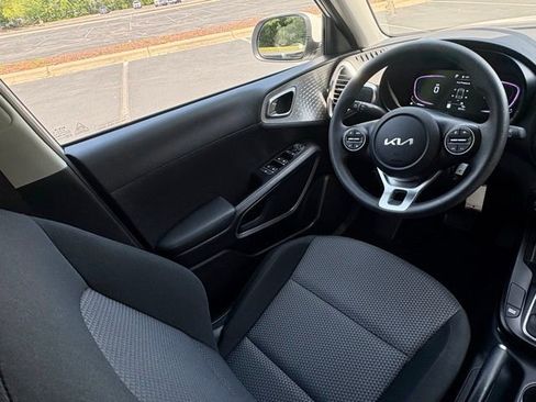 Used 2025 Kia Soul LX w/ LX Technology Package image 22