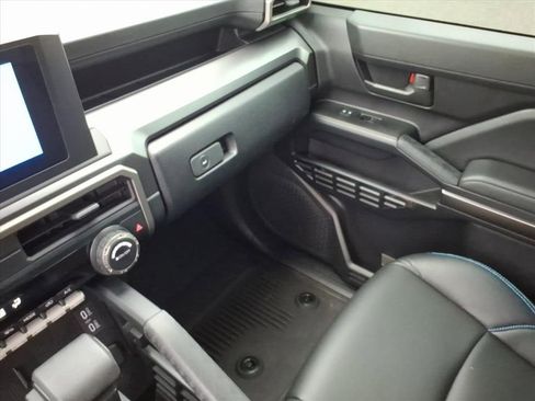 Used 2025 Toyota 4Runner SR5 image 34