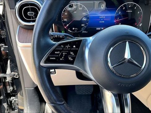 Certified 2024 Mercedes-Benz GLC 300 image 10