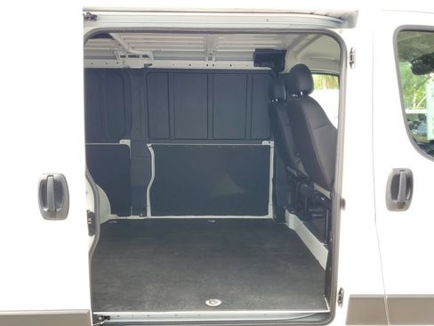 Used 2025 RAM ProMaster 2500 w/ Convenience Group FWD image 10