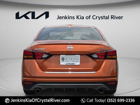Used 2021 Nissan Altima 2.5 SR w/ SR Premium Package FWD image 8