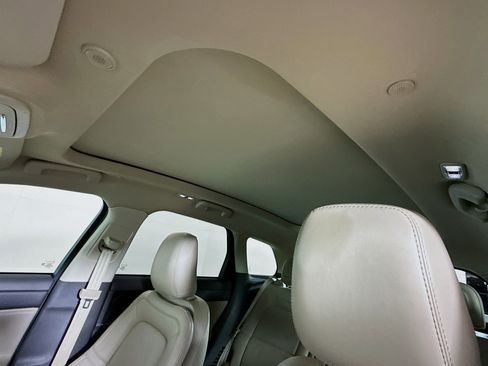 Used 2024 Lincoln Corsair Grand Touring image 27