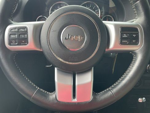 Used 2015 Jeep Wrangler Sport image 15