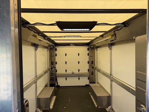 Used 2024 Chevrolet Brightdrop 600 w/ Commercial Equipment Package AWD/4WD image 21