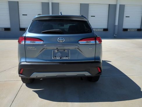 Used 2023 Toyota Corolla Cross LE FWD image 6