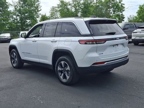 Used 2022 Jeep Grand Cherokee Limited 4xe w/ Luxury Tech Group II AWD/4WD image 9