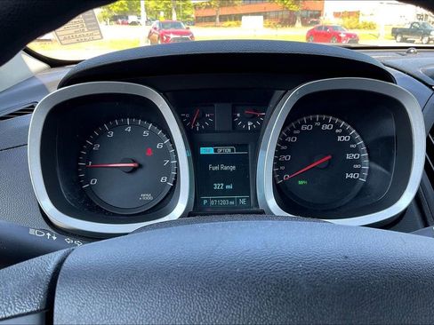 Used 2017 Chevrolet Equinox LS image 20