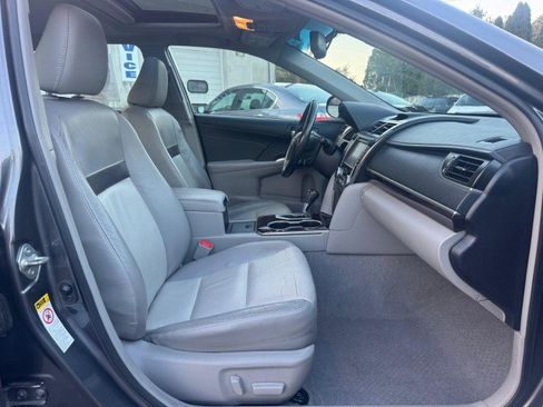 Used 2014 Toyota Camry XLE FWD image 16