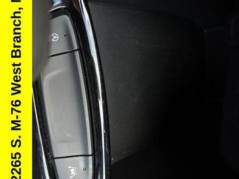 Used 2025 Chevrolet Trax LT FWD image 27