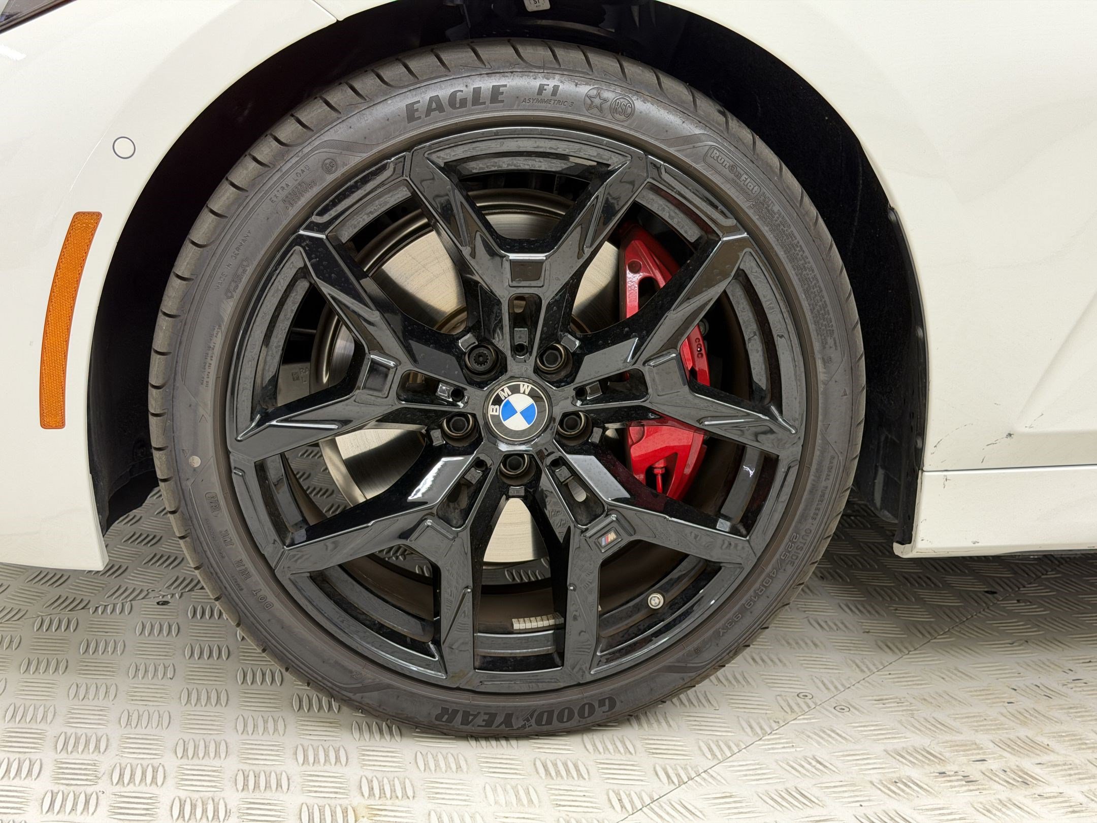 Used 2026 BMW 330i Sedan w/ M Sport Package RWD image 13