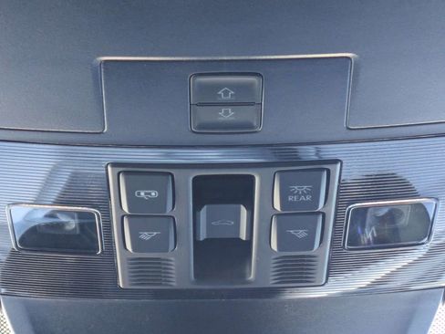 Certified 2024 Volkswagen Tiguan SE R-Line image 25