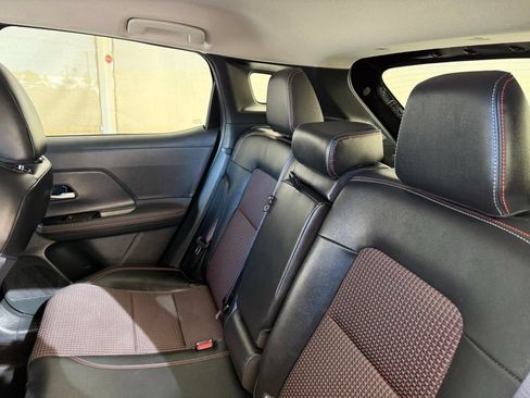 Used 2025 Nissan Kicks SR FWD image 27