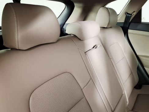 Certified 2021 Hyundai Tucson Limited AWD/4WD image 12