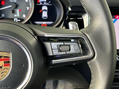 Certified 2026 Porsche Macan AWD/4WD image 28
