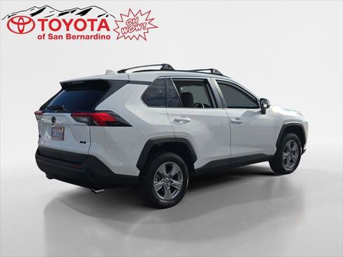 Certified 2022 Toyota RAV4 XLE w/ Convenience Package FWD image 5