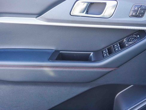 New 2026 Ford Explorer ST-Line w/ ST-Line Street Pack image 18