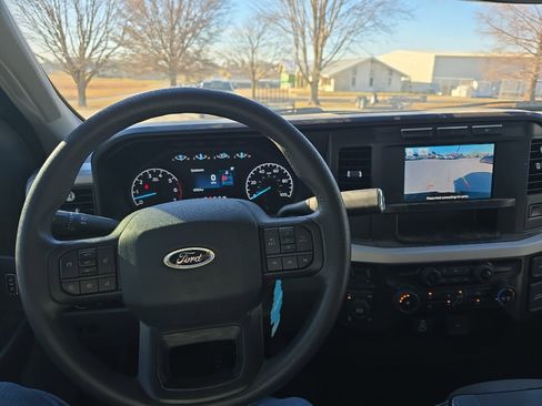 Used 2023 Ford F350 XLT w/ Camper Package image 25