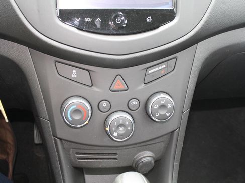 Used 2016 Chevrolet Trax LS FWD image 12
