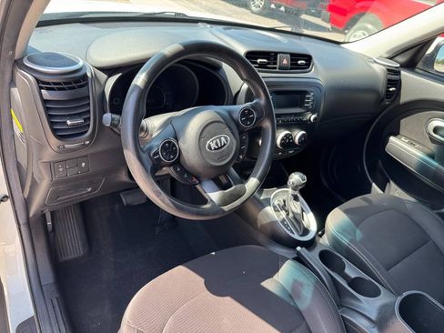 Used 2016 Kia Soul FWD image 10