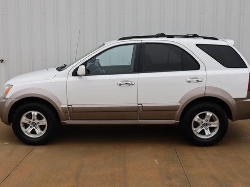 Used 2004 Kia Sorento EX image 2