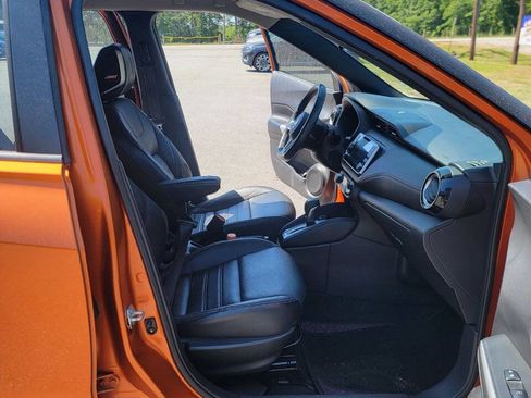 Used 2019 Nissan Kicks SR w/ SR Premium Package FWD image 19