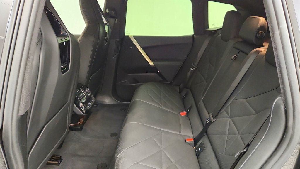 Used 2025 BMW iX xDrive50 w/ Premium Package AWD/4WD image 18