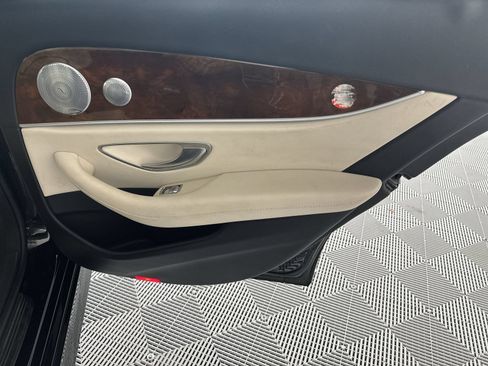 Used 2018 Mercedes-Benz E 300 image 31