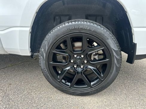 Used 2023 RAM 1500 Laramie AWD/4WD image 15