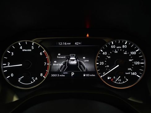 Used 2023 Nissan Rogue SV w/ SV Premium B Package image 2