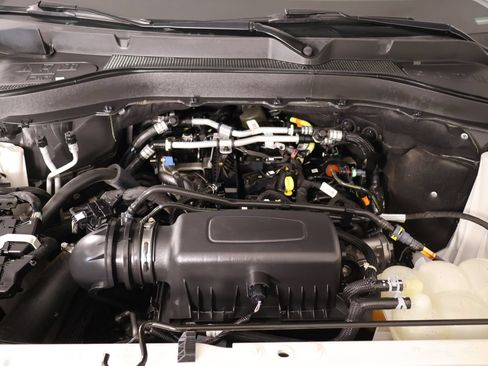 Used 2023 Ford Explorer XLT AWD/4WD image 20