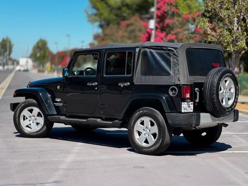 Used 2012 Jeep Wrangler Unlimited Sahara AWD/4WD image 14