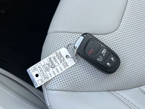 Used 2019 Jeep Cherokee Limited w/ Trailer Tow Group image 32