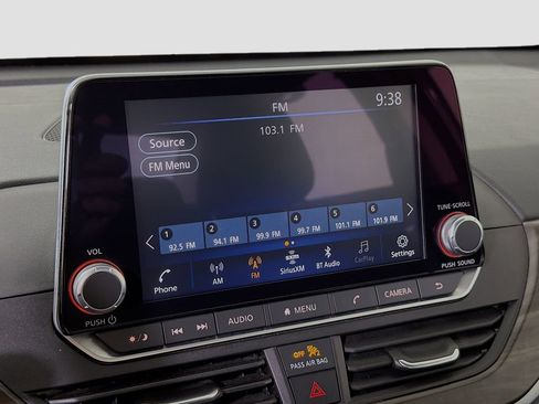 Used 2024 Nissan Altima 2.5 SV image 16