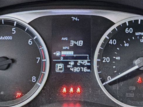 Used 2025 Nissan Versa S FWD image 18