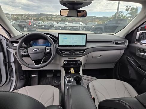 Used 2025 Ford Escape SE w/ PHEV Premium Package FWD image 14