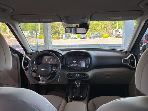 Used 2023 Kia Soul LX w/ Option Group 015 FWD image 23