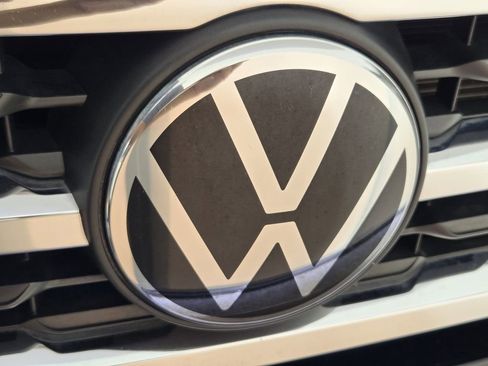Used 2023 Volkswagen Atlas SE FWD image 12