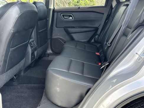 Used 2021 Nissan Rogue SV w/ Premium Package image 22