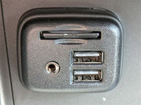 Used 2022 GMC Canyon Denali w/ Denali Black Edition Package image 21